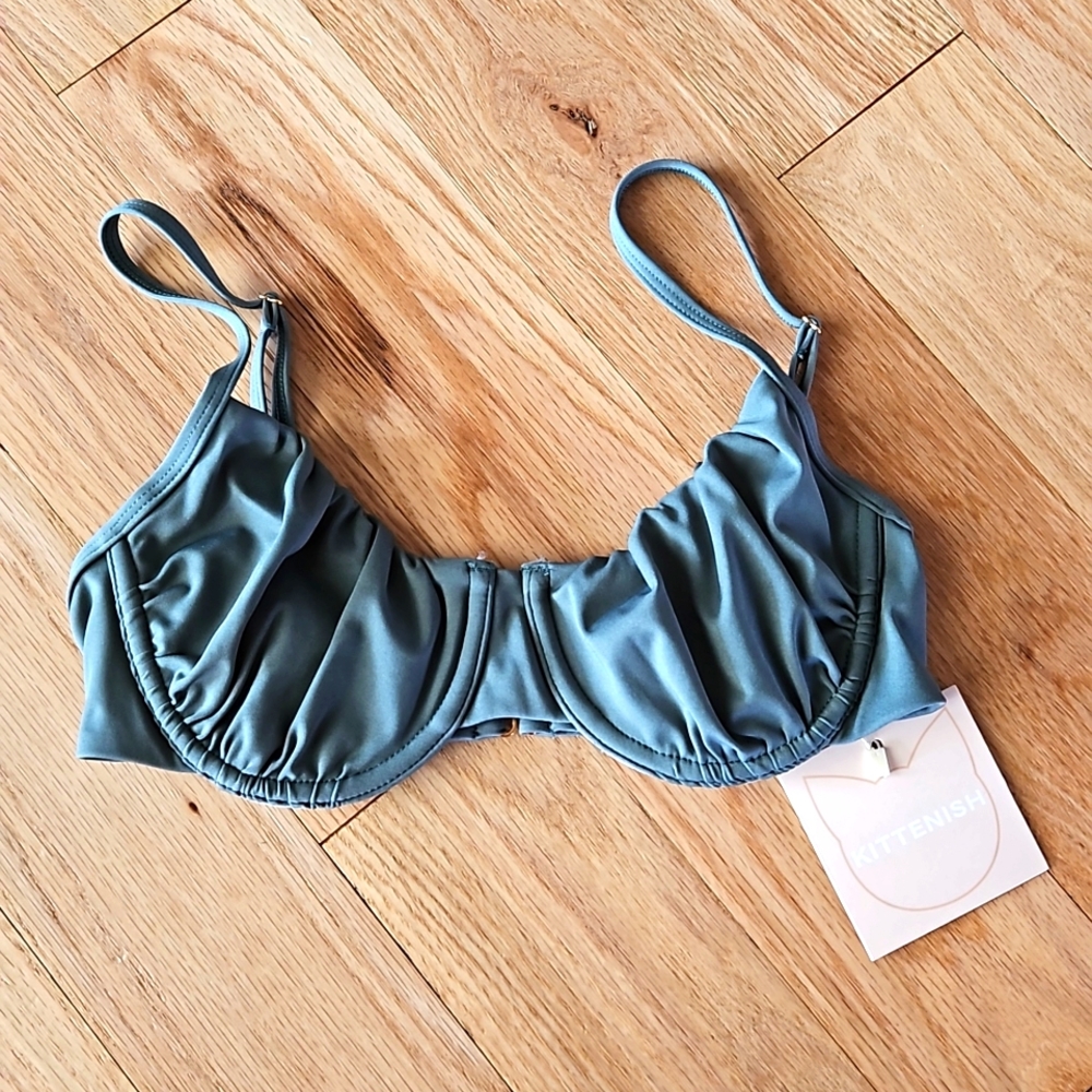 NWT! Kittenish Green Bikini Top Size Small